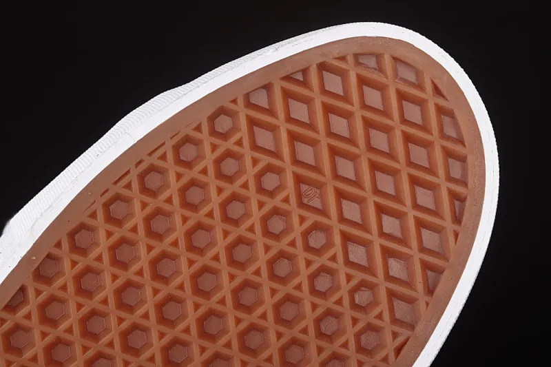 All categories Vans Vans series Vans Mid Vans China Vans Sk8-Hi Vans black side checkerboard professional skateboard shoes VN0A5FCCY28